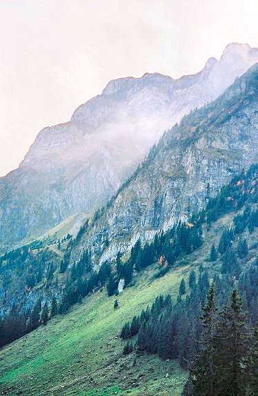 Mt. Pilatus
---------
 (  ,      )