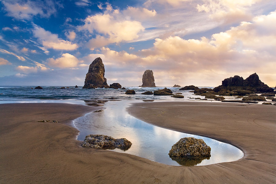 Cannon Beach - Oregon Coast
---------
 (  ,      )