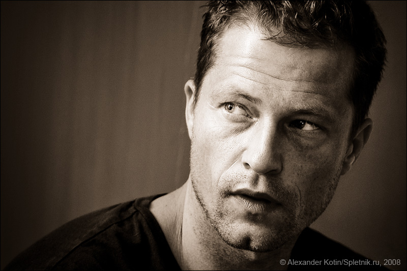 Til Schweiger
---------
 (  ,      )